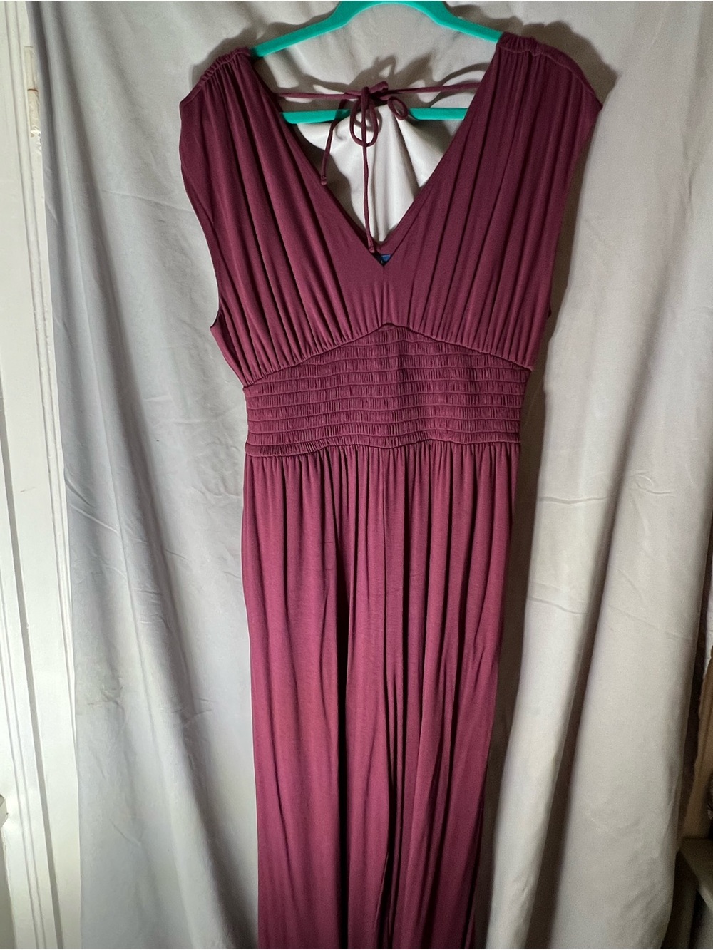 Sleeveless V-Neck Wide-leg Jumpsuit in Deep Mauve